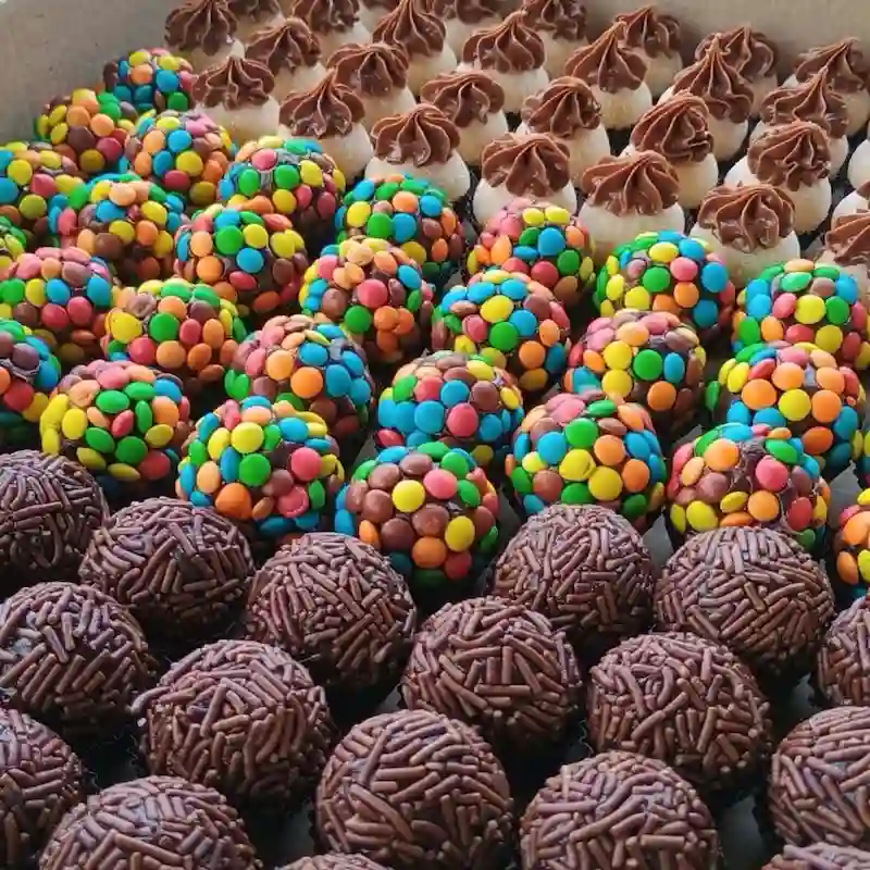 Docinhos e bolo de festa por encomenda em Americana SP